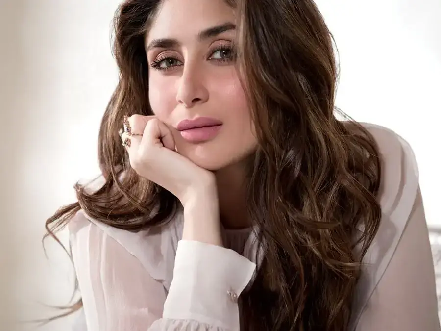 Glamorous Indian Model Kareena Kapoor Photoshoot